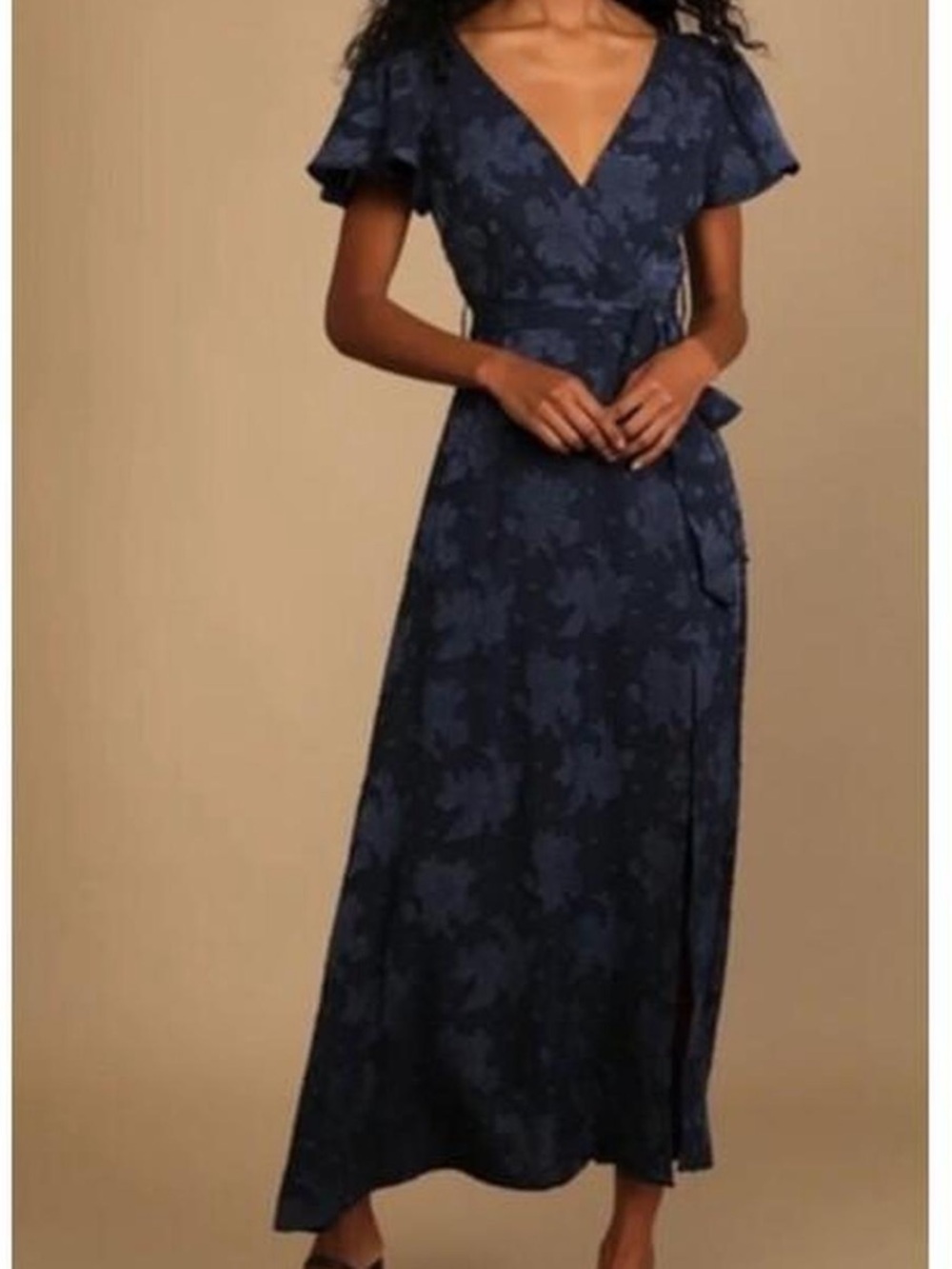Lulus Women’s Navy Floral Wrap Maxi Dress with Tie Waist. Size M